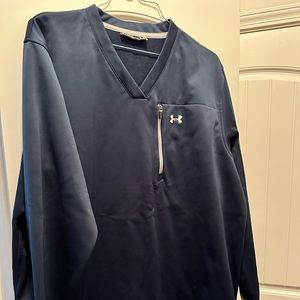 Used Long Sleeve V-neck Golf Top.